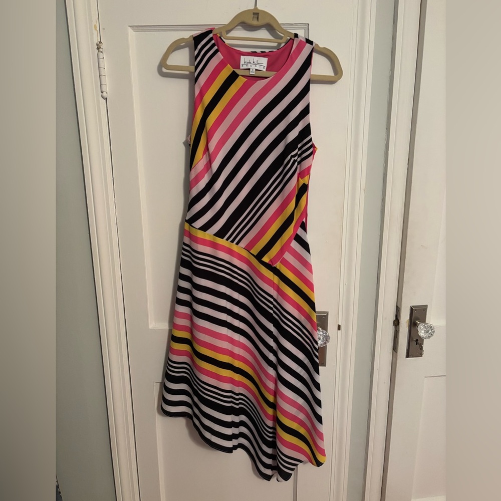 Nicole Miller Studio sleeveless design